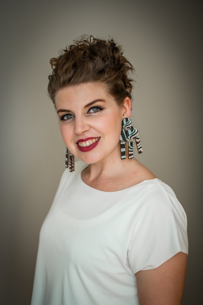 elinaarlin lauluopetus lauluopettaja taustalaulaja